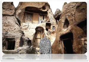بررسی معماری شهرستان کندوان